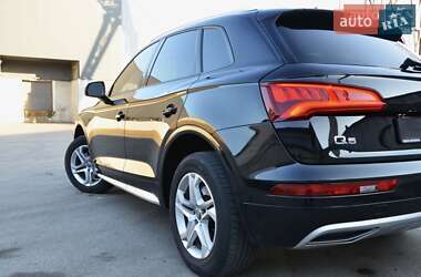Позашляховик / Кросовер Audi Q5 2017 в 