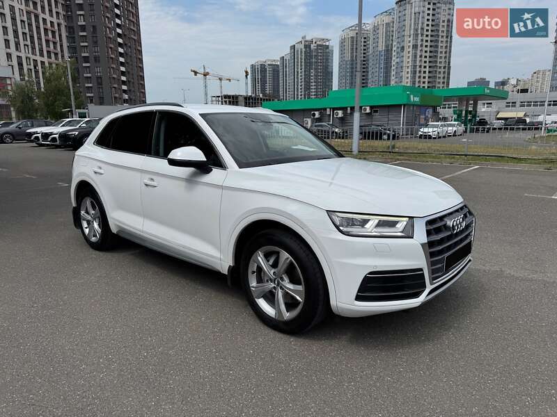 Позашляховик / Кросовер Audi Q5 2020 в Києві
