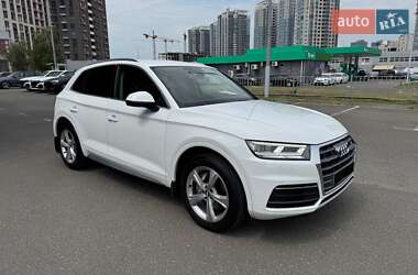 Внедорожник / Кроссовер Audi Q5 2020 в 
