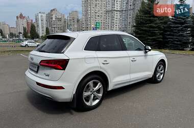 Внедорожник / Кроссовер Audi Q5 2020 в 