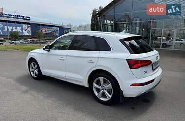 Внедорожник / Кроссовер Audi Q5 2020 в 