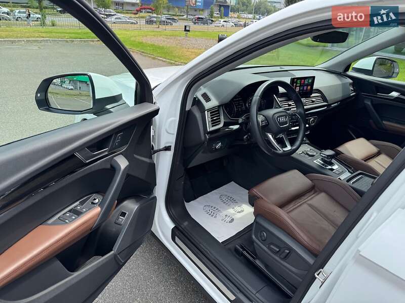 Позашляховик / Кросовер Audi Q5 2020 в Києві