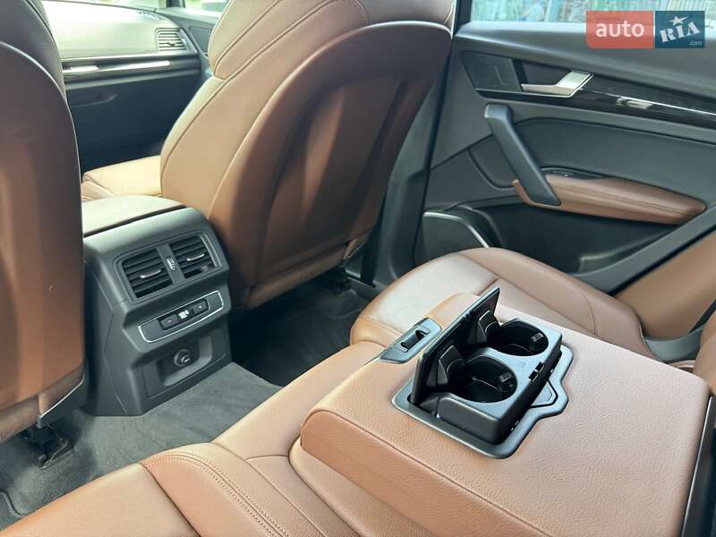 Позашляховик / Кросовер Audi Q5 2020 в Києві