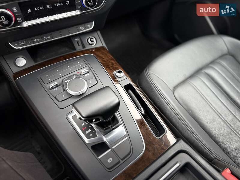 Позашляховик / Кросовер Audi Q5 2018 в Львові