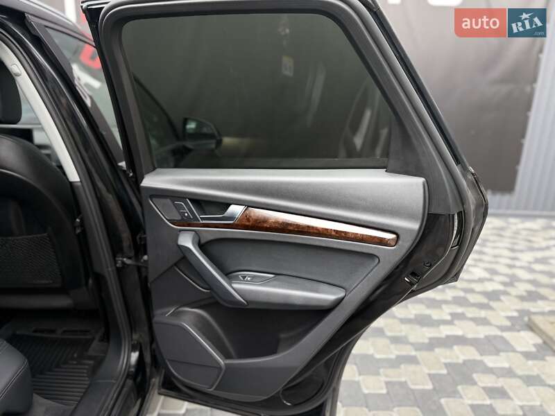 Позашляховик / Кросовер Audi Q5 2018 в Львові