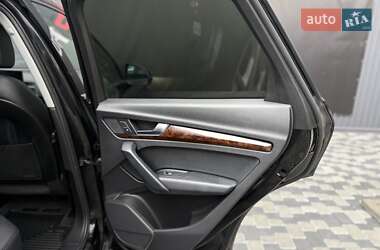 Внедорожник / Кроссовер Audi Q5 2018 в 