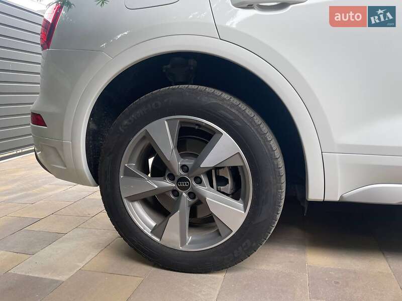 Позашляховик / Кросовер Audi Q5 2023 в Києві