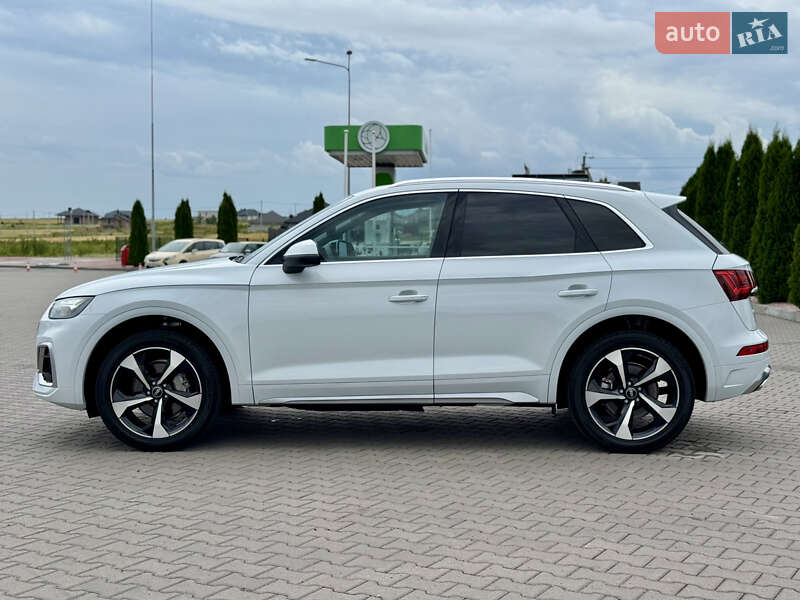 Внедорожник / Кроссовер Audi Q5 2023 в Ровно