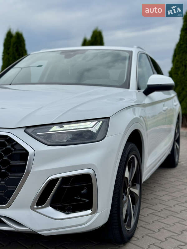 Внедорожник / Кроссовер Audi Q5 2023 в Ровно
