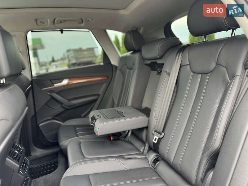 Внедорожник / Кроссовер Audi Q5 2023 в Ровно