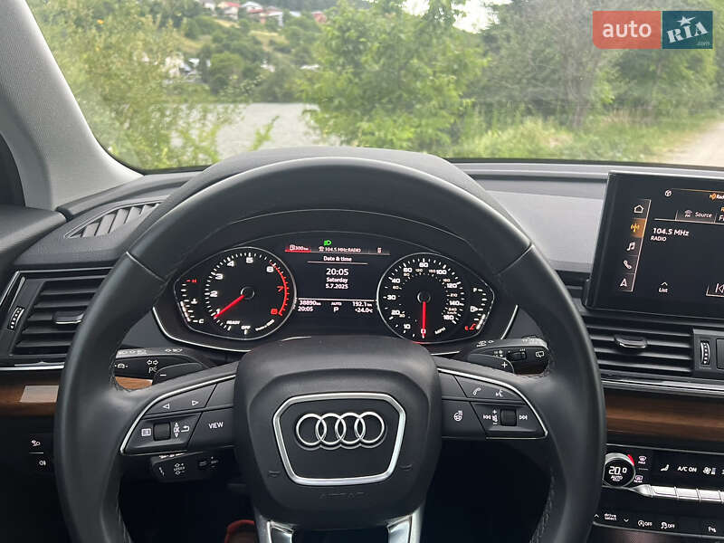 Внедорожник / Кроссовер Audi Q5 2022 в Киеве