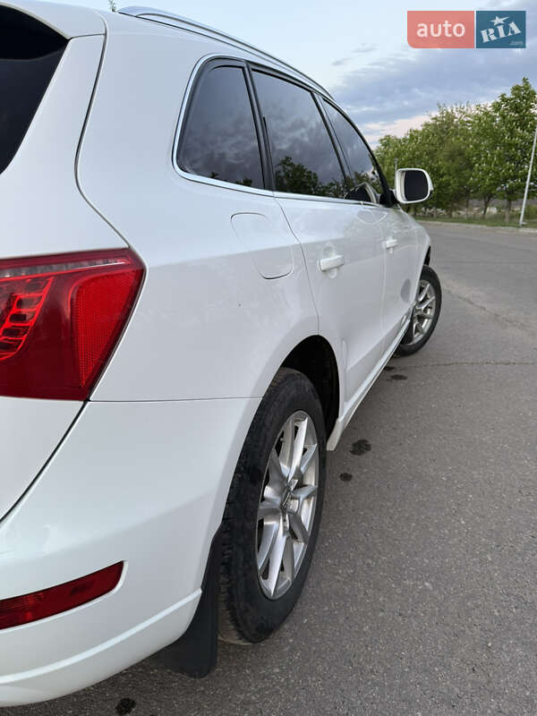 Внедорожник / Кроссовер Audi Q5 2010 в Харькове