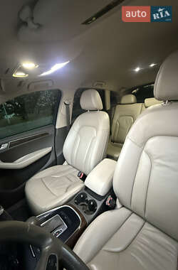 Внедорожник / Кроссовер Audi Q5 2010 в 