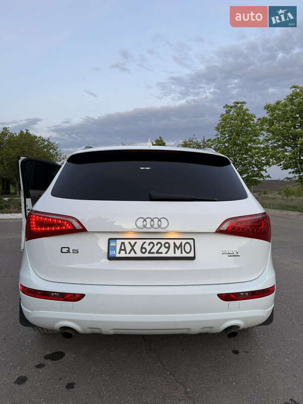 Внедорожник / Кроссовер Audi Q5 2010 в Харькове