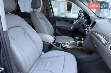 Позашляховик / Кросовер Audi Q5 2015 в 