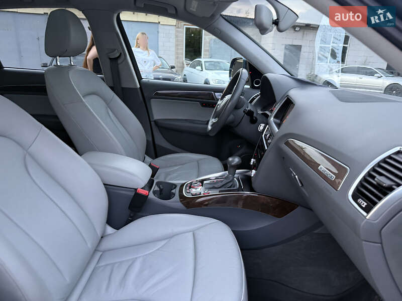Внедорожник / Кроссовер Audi Q5 2015 в Ровно