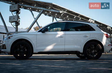 Внедорожник / Кроссовер Audi Q5 2017 в 