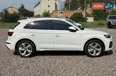 Внедорожник / Кроссовер Audi Q5 2021 в 