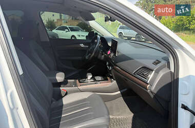 Внедорожник / Кроссовер Audi Q5 2021 в 
