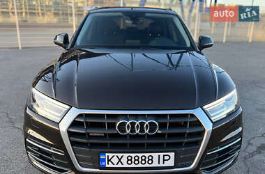 Внедорожник / Кроссовер Audi Q5 2017 в 