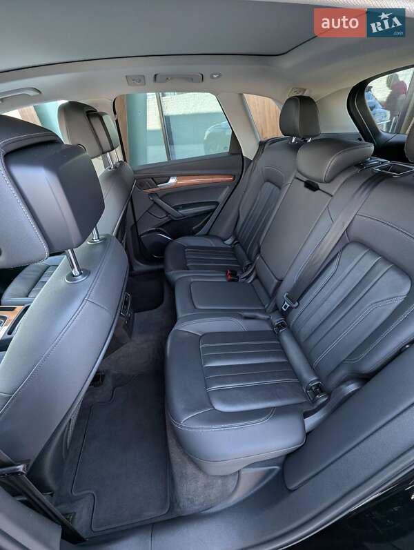 Позашляховик / Кросовер Audi Q5 2020 в Луцьку