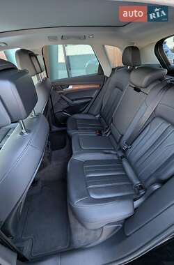 Позашляховик / Кросовер Audi Q5 2020 в 