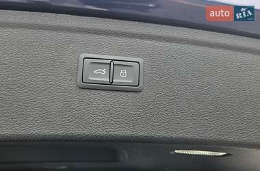 Внедорожник / Кроссовер Audi Q5 2022 в 