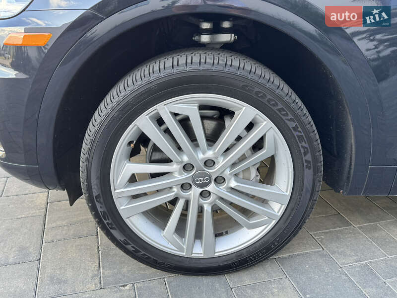 Позашляховик / Кросовер Audi Q5 2018 в Луцьку