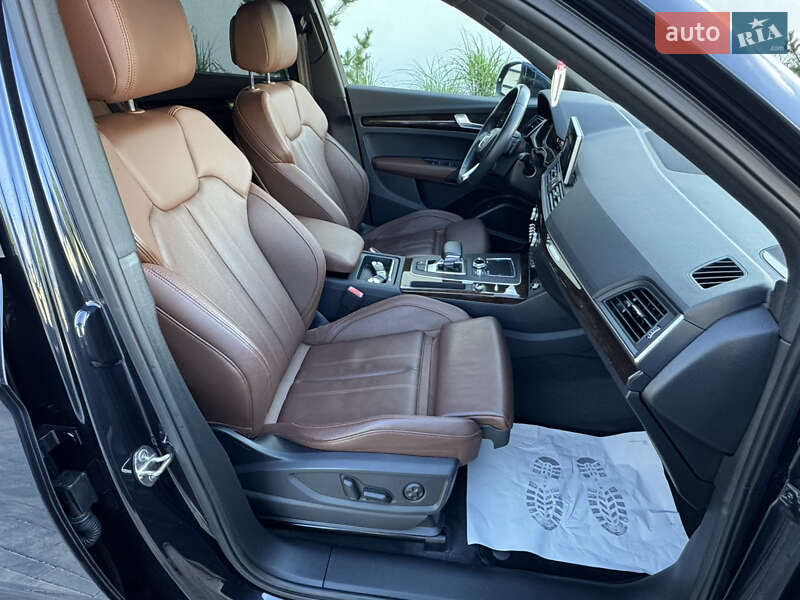 Позашляховик / Кросовер Audi Q5 2018 в Луцьку