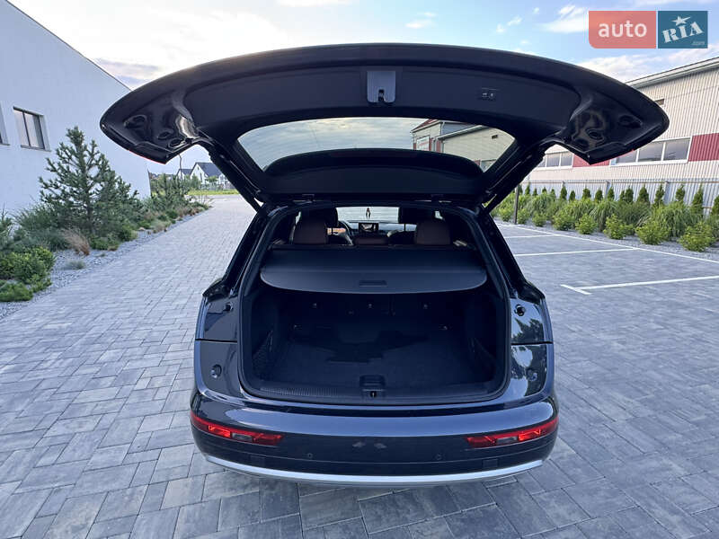 Позашляховик / Кросовер Audi Q5 2018 в Луцьку