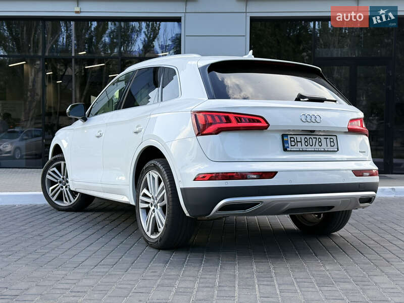 Позашляховик / Кросовер Audi Q5 2017 в Одесі
