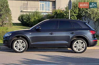 Позашляховик / Кросовер Audi Q5 2017 в 