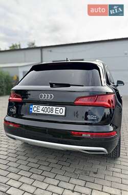 Внедорожник / Кроссовер Audi Q5 2017 в 