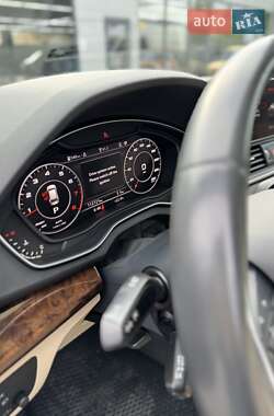 Внедорожник / Кроссовер Audi Q5 2017 в 
