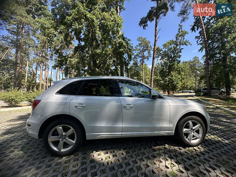 Позашляховик / Кросовер Audi Q5 2011 в Києві
