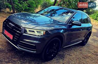 Внедорожник / Кроссовер Audi Q5 2018 в 