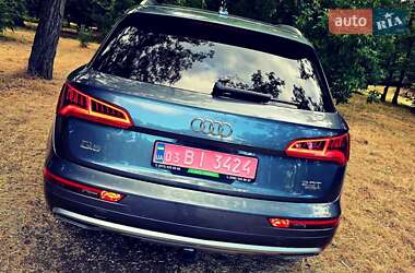 Внедорожник / Кроссовер Audi Q5 2018 в 