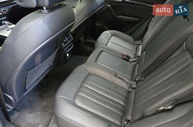 Внедорожник / Кроссовер Audi Q5 2018 в 