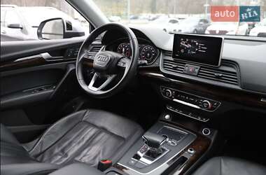 Внедорожник / Кроссовер Audi Q5 2018 в 