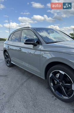Внедорожник / Кроссовер Audi Q5 2019 в 