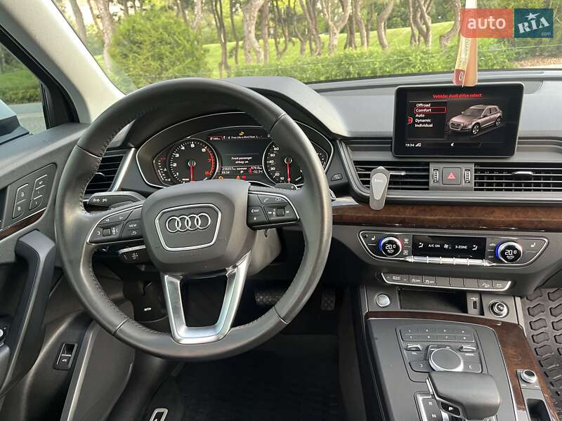 Внедорожник / Кроссовер Audi Q5 2019 в Днепре