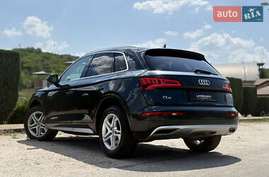 Внедорожник / Кроссовер Audi Q5 2017 в 