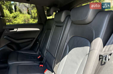 Внедорожник / Кроссовер Audi Q5 2015 в 
