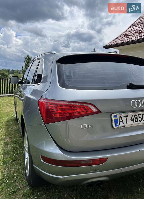 Внедорожник / Кроссовер Audi Q5 2011 в Надворной