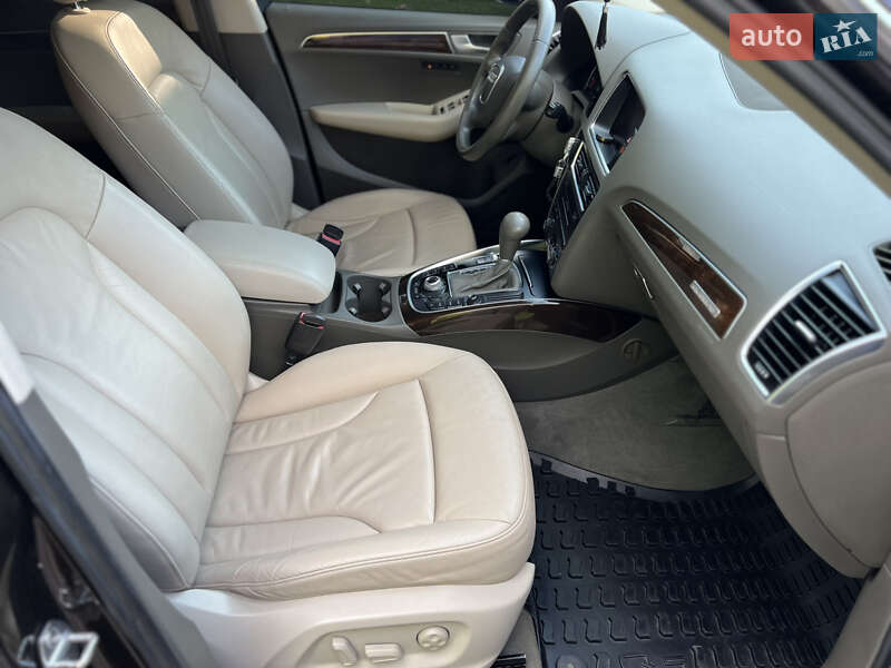 Позашляховик / Кросовер Audi Q5 2010 в Рівному