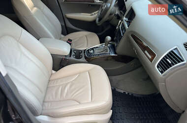 Внедорожник / Кроссовер Audi Q5 2010 в 