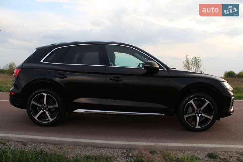 Позашляховик / Кросовер Audi Q5 2021 в Києві