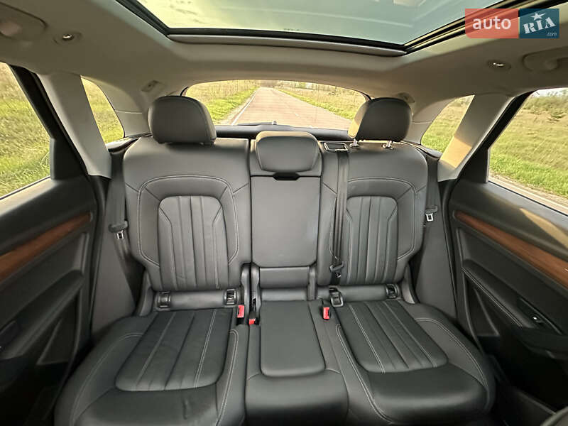Позашляховик / Кросовер Audi Q5 2021 в Києві
