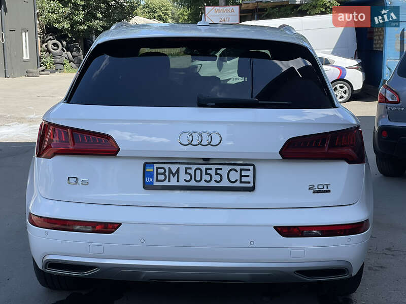 Внедорожник / Кроссовер Audi Q5 2017 в Сумах