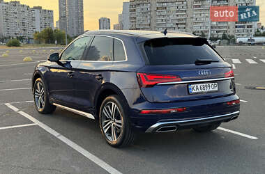 Внедорожник / Кроссовер Audi Q5 2021 в 